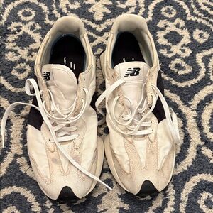 New Balance Cream and Black Women's Sneakers